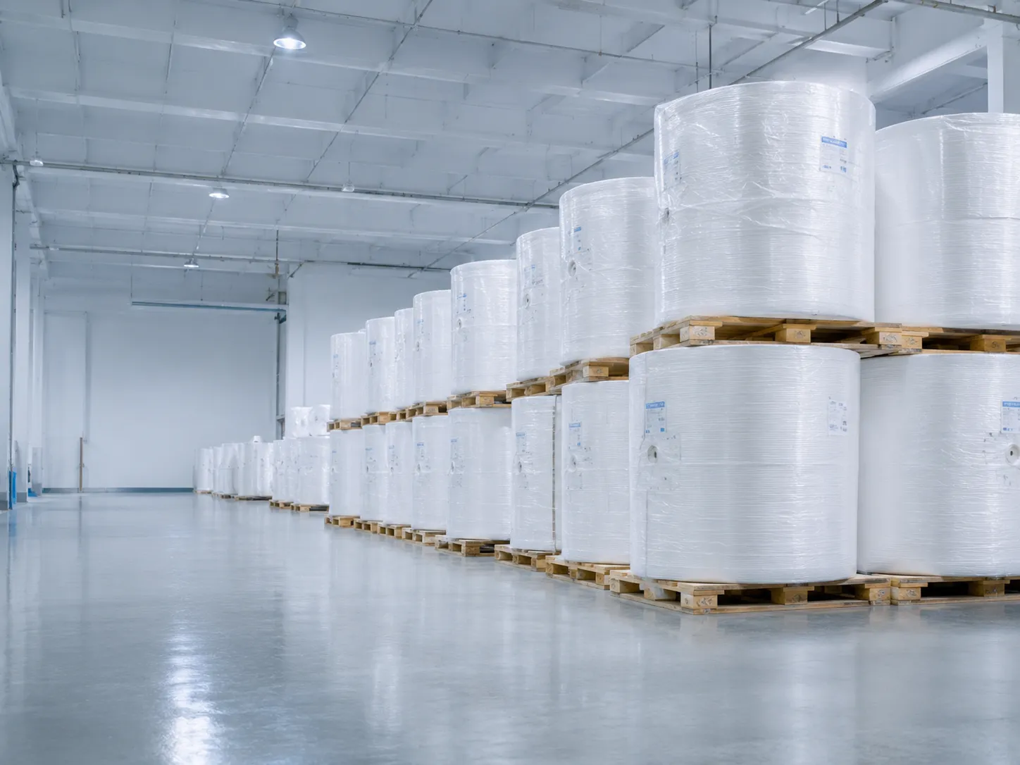 Bulk thermal bonded nonwoven fabric for baby diapers